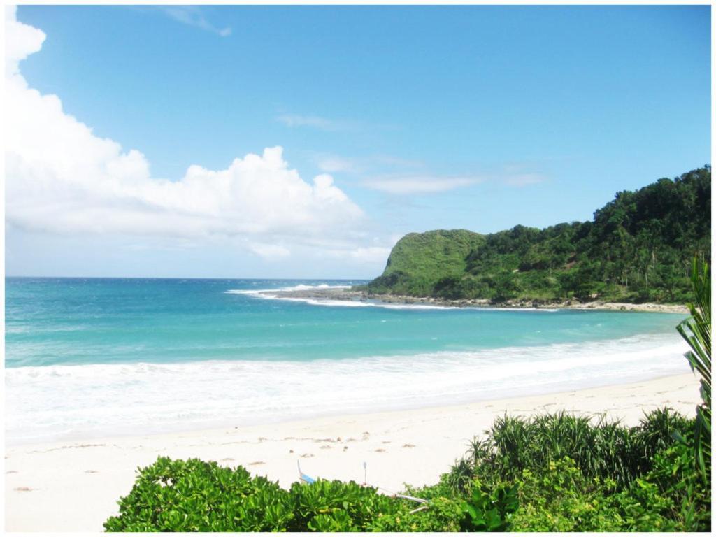 Blue Lagoon Inn And Restaurant, Pagudpud Mabubua 外观 照片